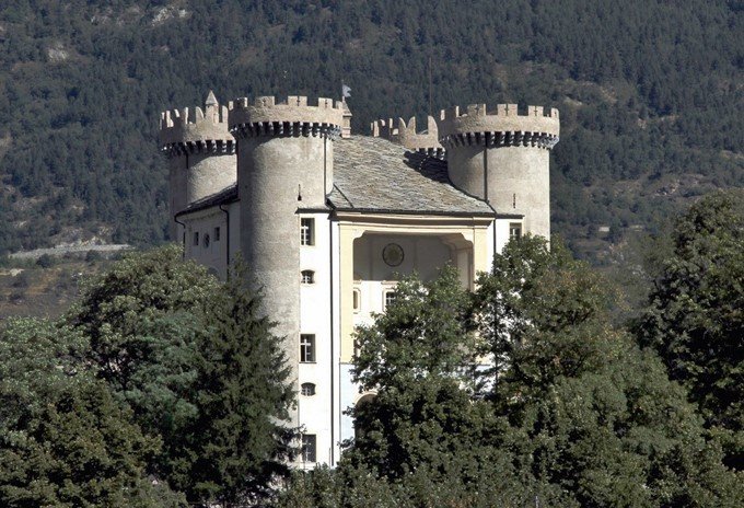 замок тараскон франция фото