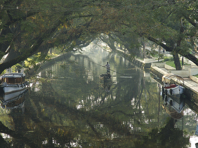 bangkok is known as the venice of the east today many of the canals фото