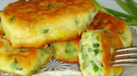 ленивые пирожки с яйцом и зелёным луком фото