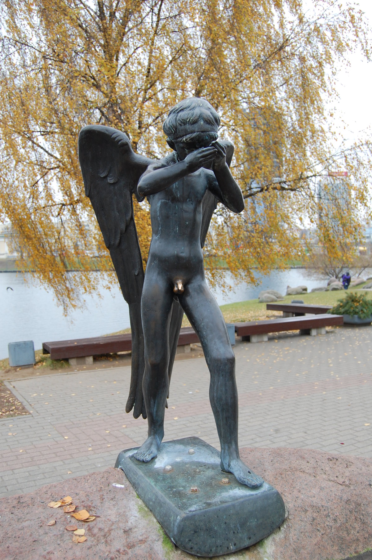 Плачущий ангел
#беларуссия #минск #ноябрь #осень
