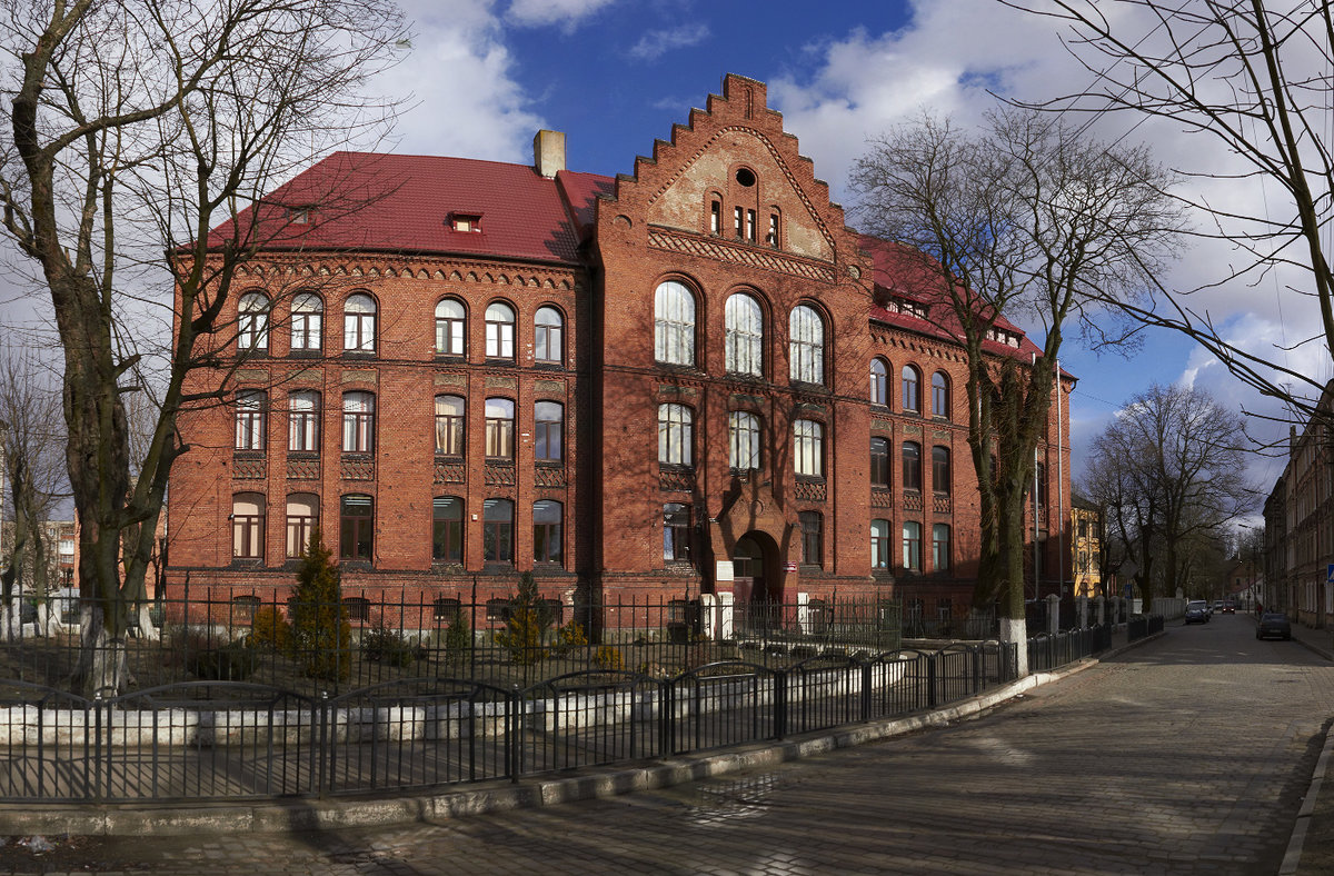 гимназия 1 советск калининградской области фото