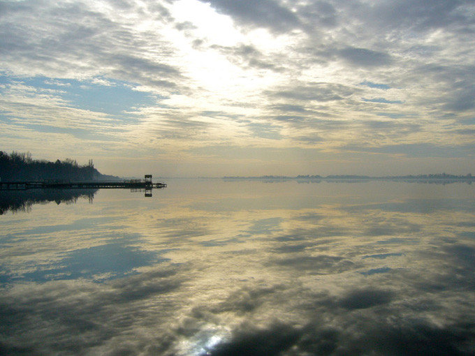 озеро на закате фото