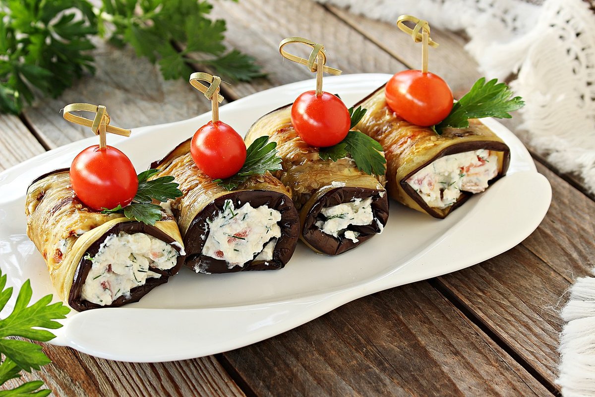 рулетики из баклажанов с сыром и чесноком фото