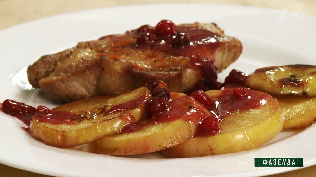 свинина запеченная с яблоками фото