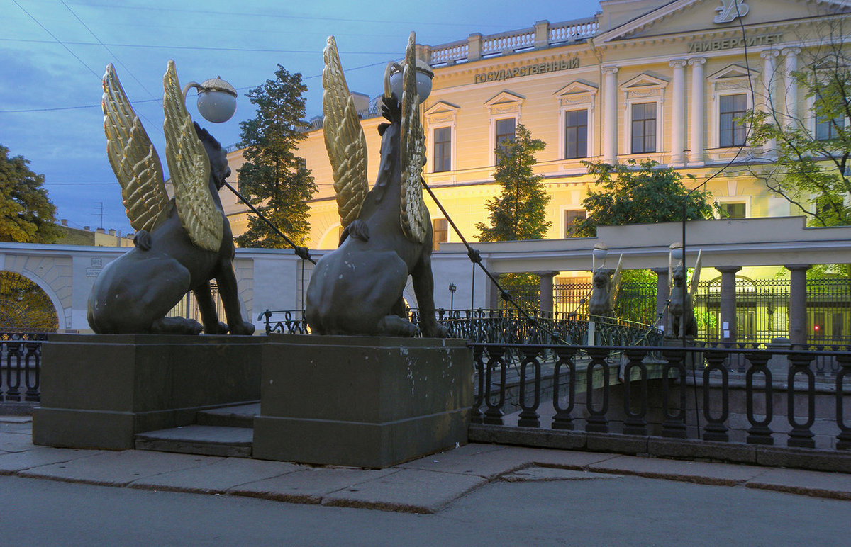 банковский мост в санкт петербурге фото