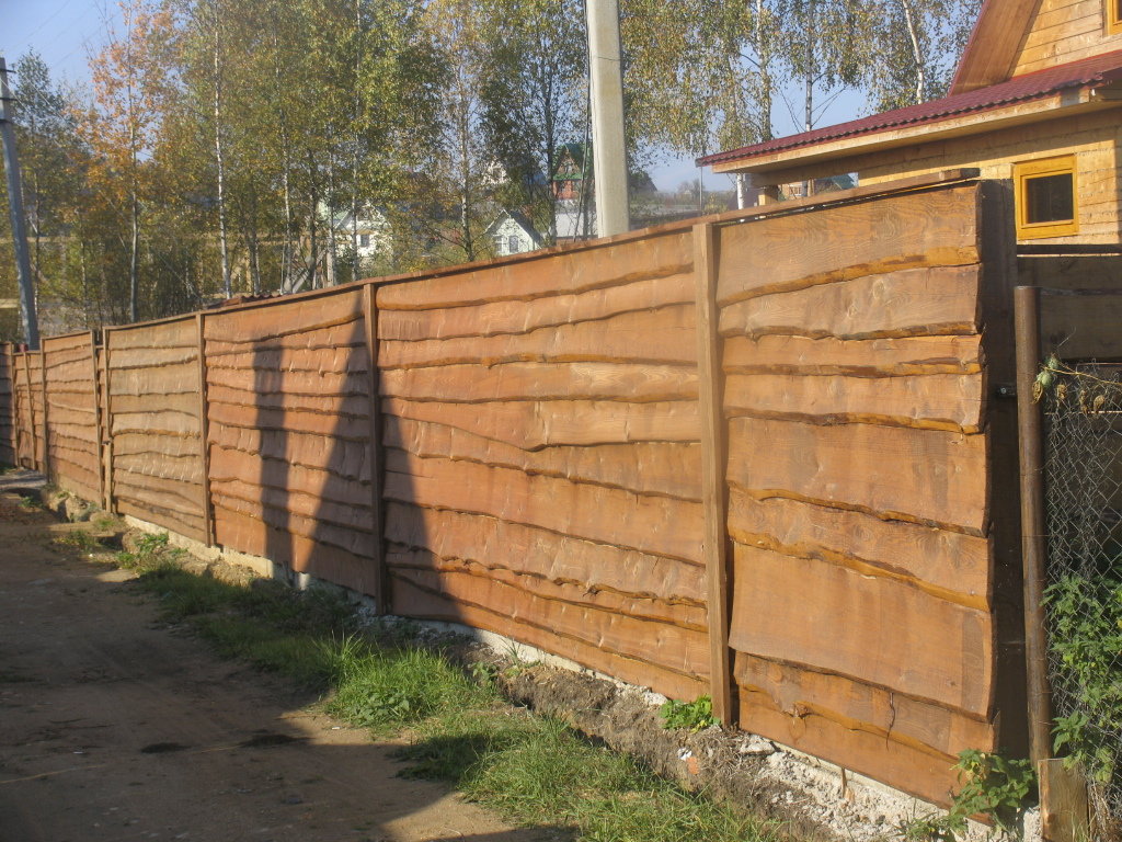 как сделать дешевый забор на даче