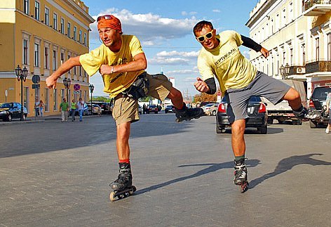катание на роликовых коньках фото