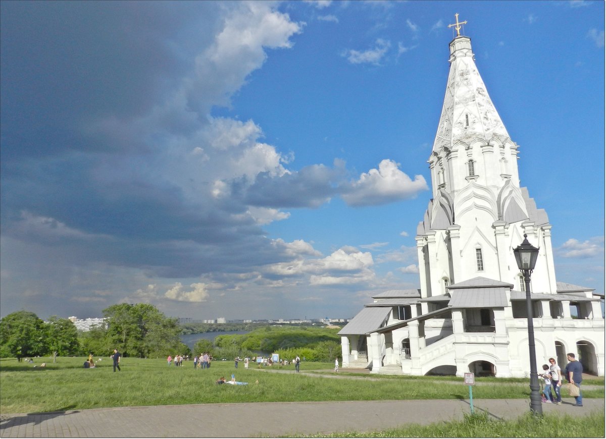 церковь вознесения в коломенском фото