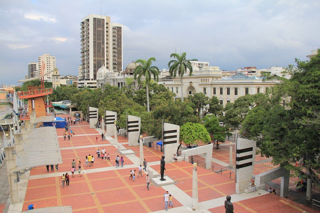 malecón 2000 гуаякиль фото