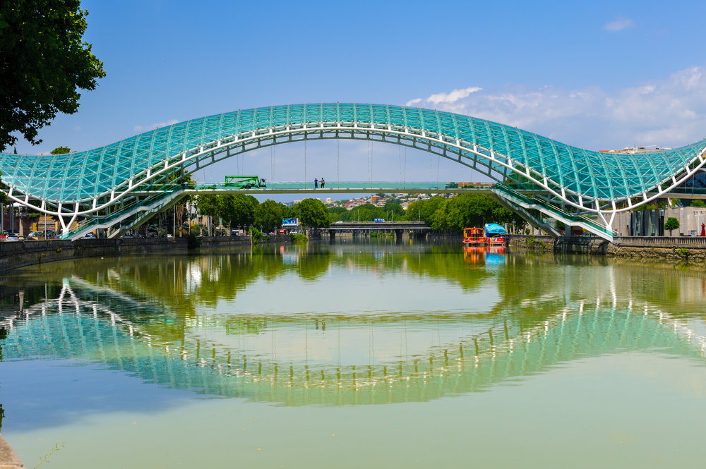 мост мира тбилиси фото
