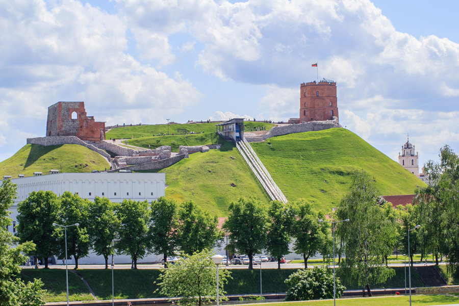 замок гедиминаса в вильнюсе фото