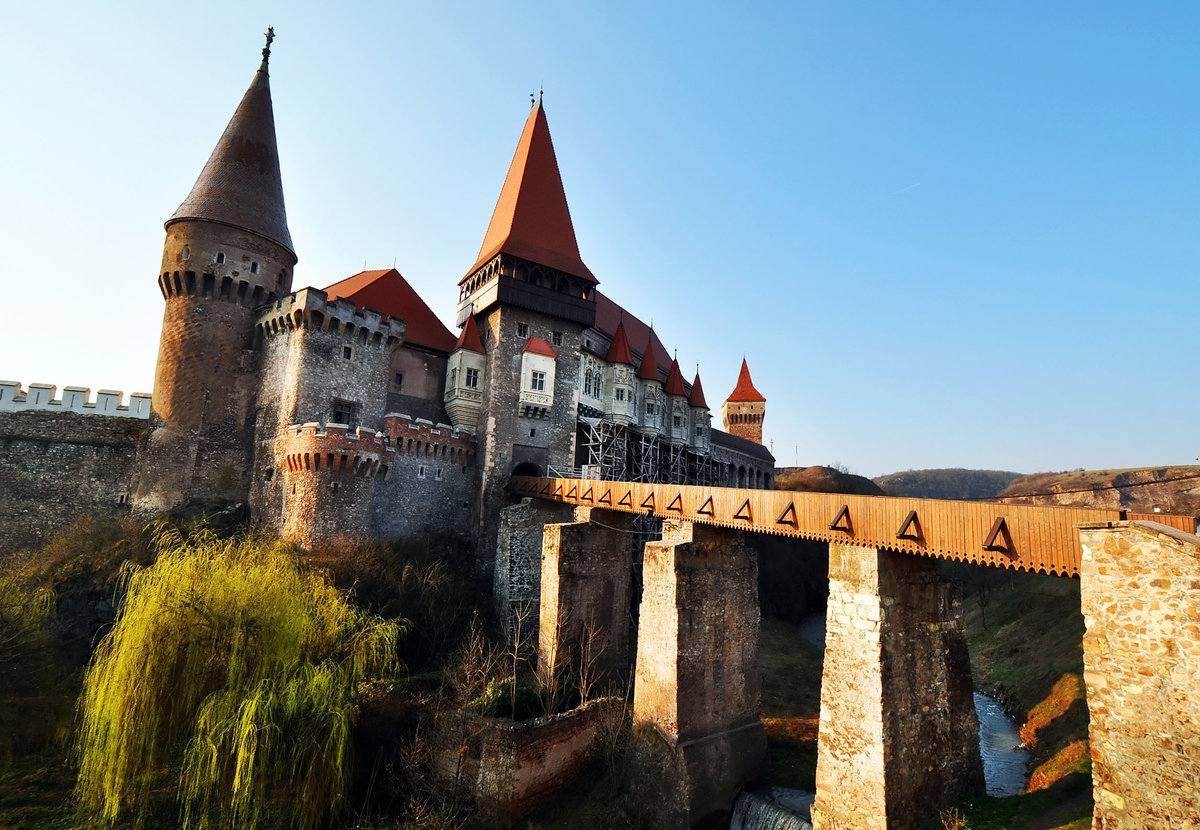 замок корвинов румыния фото