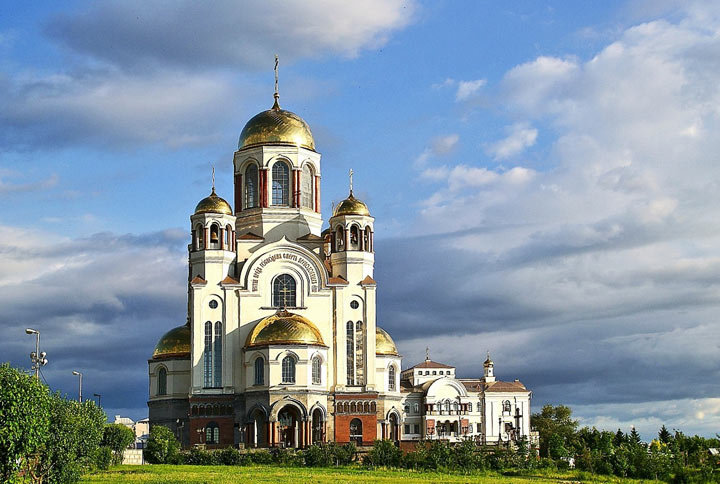 екатеринбург храм на крови фото