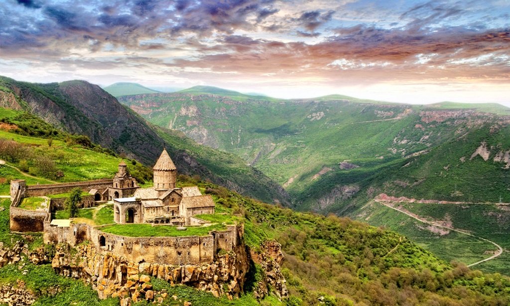 монастырь татев фото