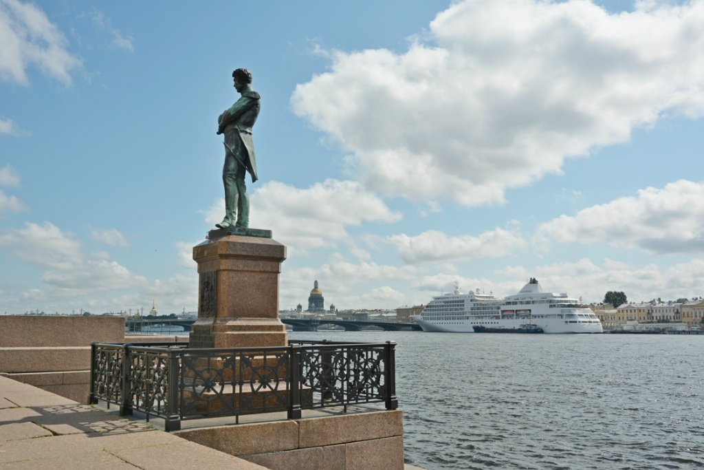 памятник крузенштерну в санкт петербурге фото