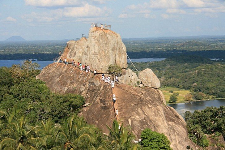 горный парк михинтале шри-ланка фото