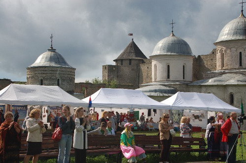 успенская церковь ивангород фото