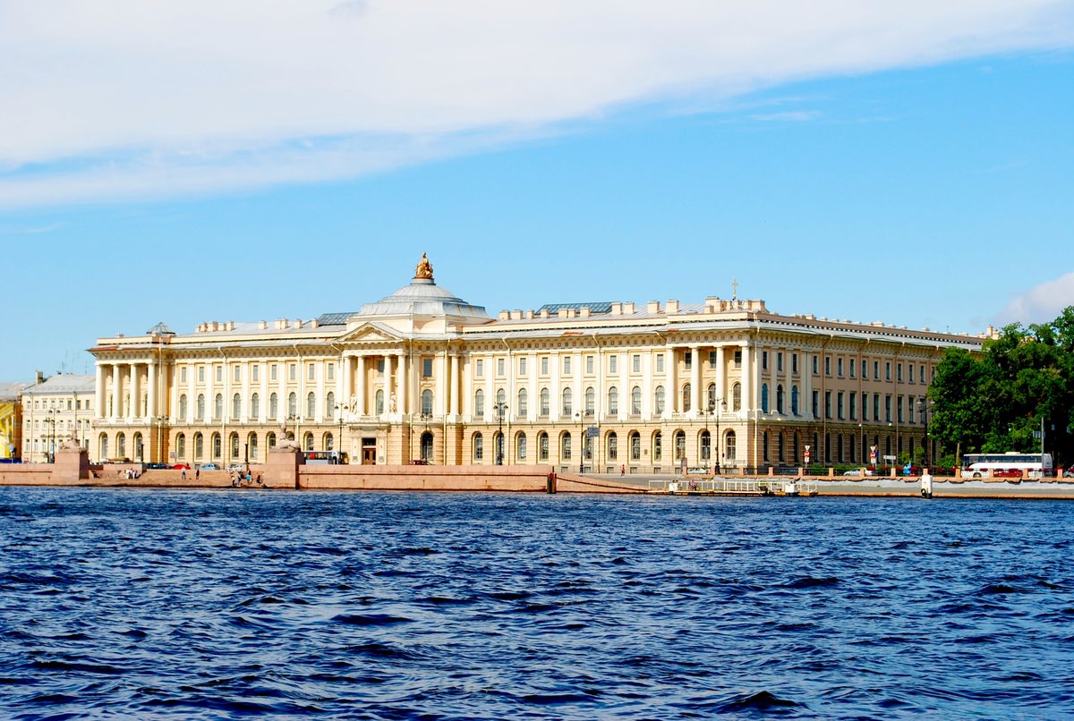 санкт петербург академия художеств фото