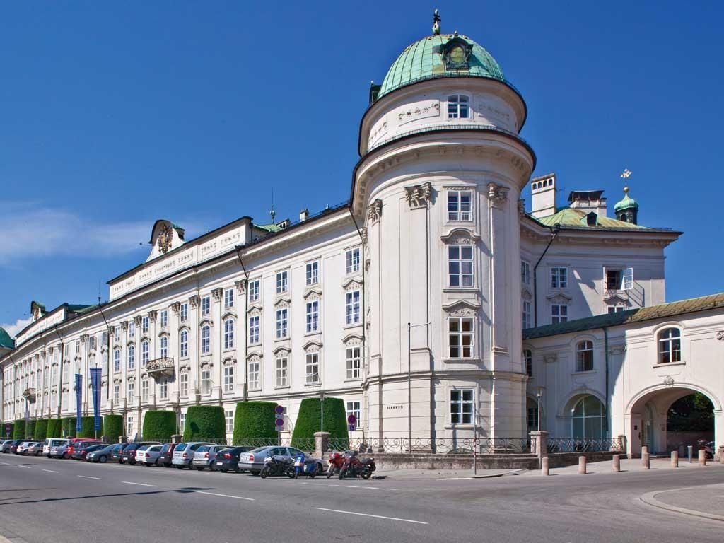 императорский дворец хофбург фото