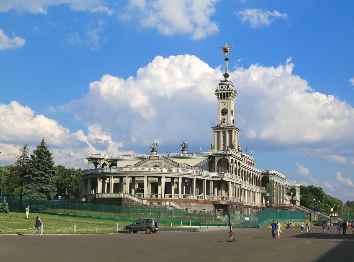 северный речной вокзал в москве фото