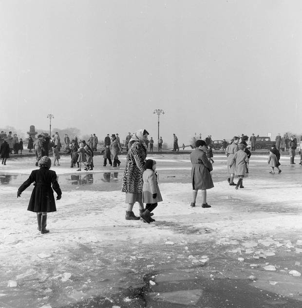 парк горького 1960 год каток фото