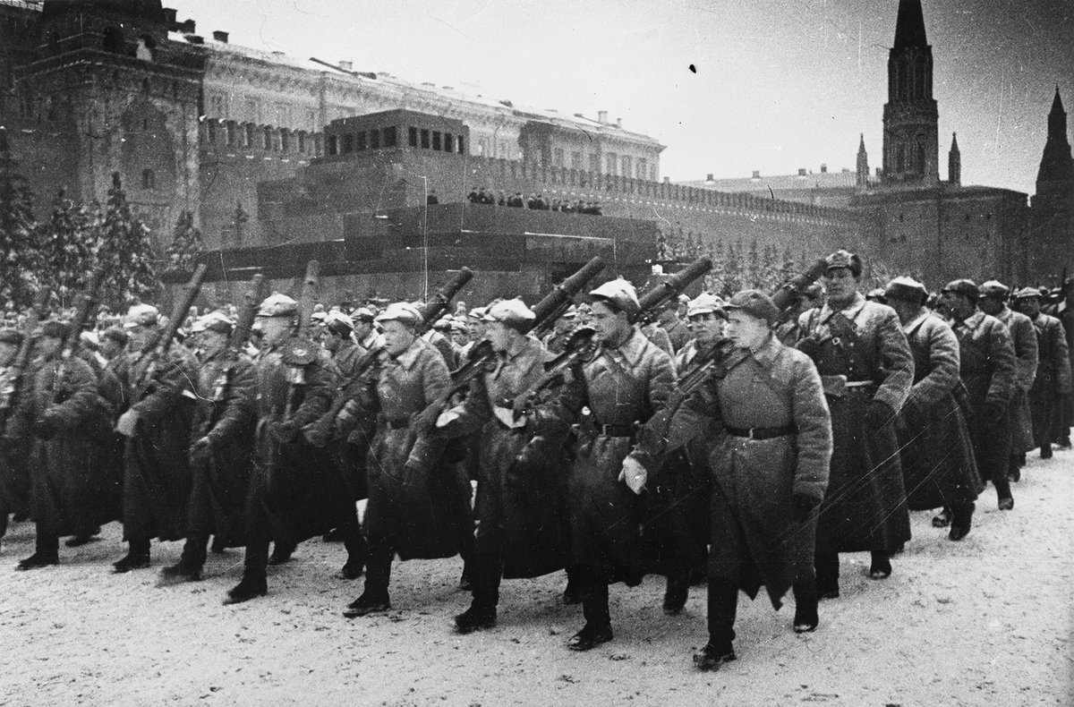 парад 7 ноября 1941 года фото