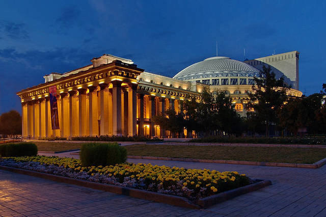 оперный театр в новосибирске фото