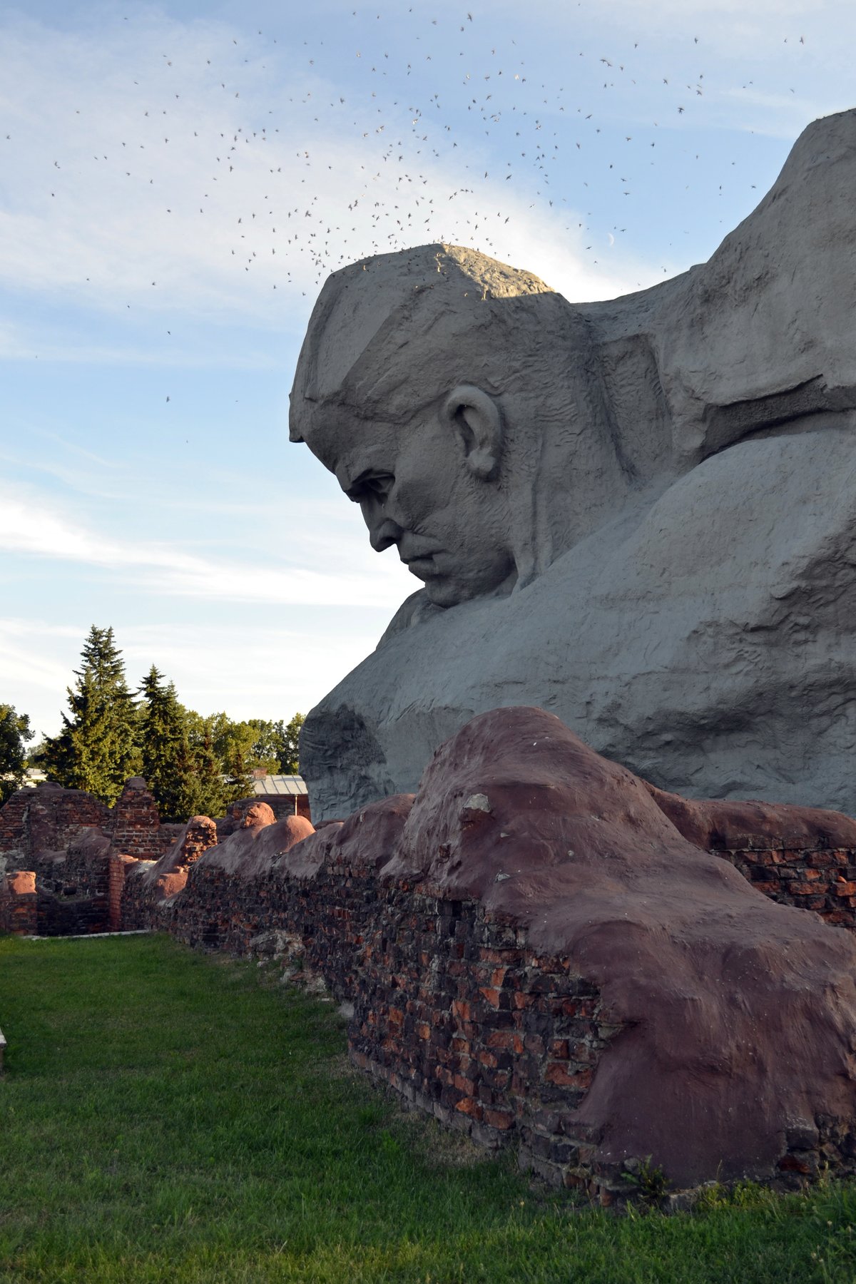 брестская крепость памятник мужество фото