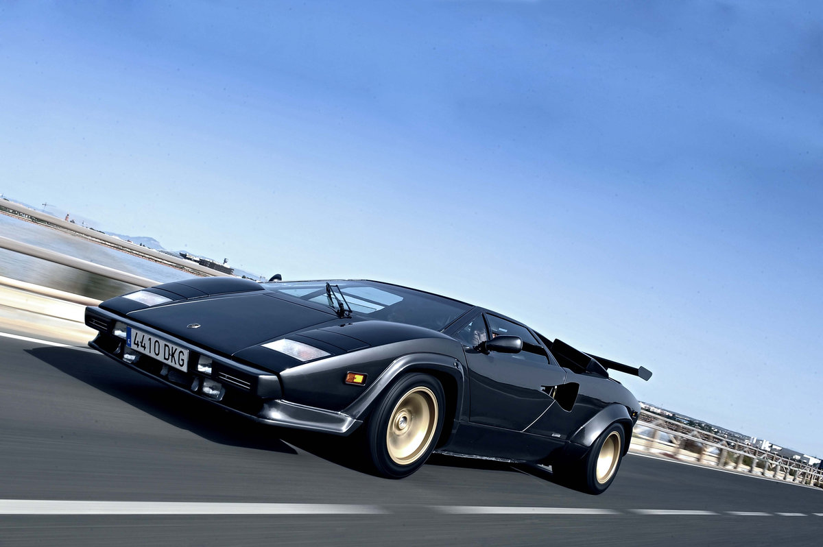 lamborghini countach фото