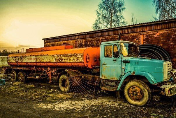 заброшенные грузовики фото