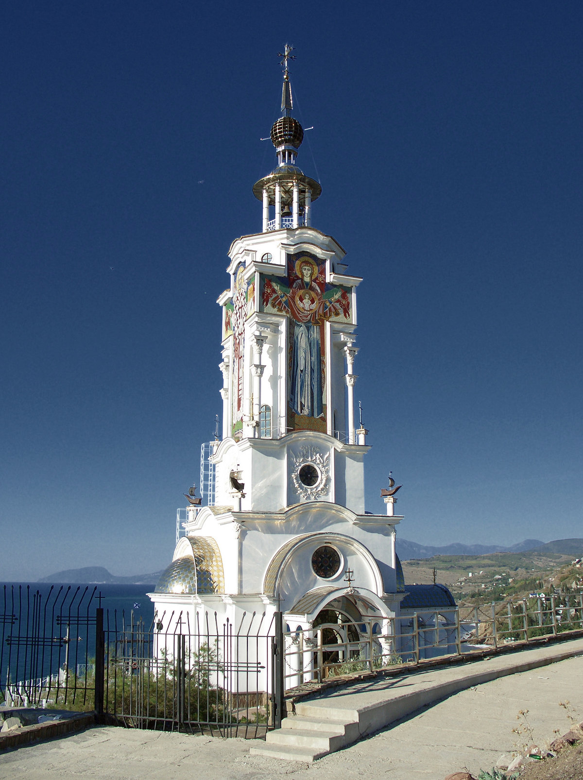 храм-маяк николая чудотворца в малореченском фото