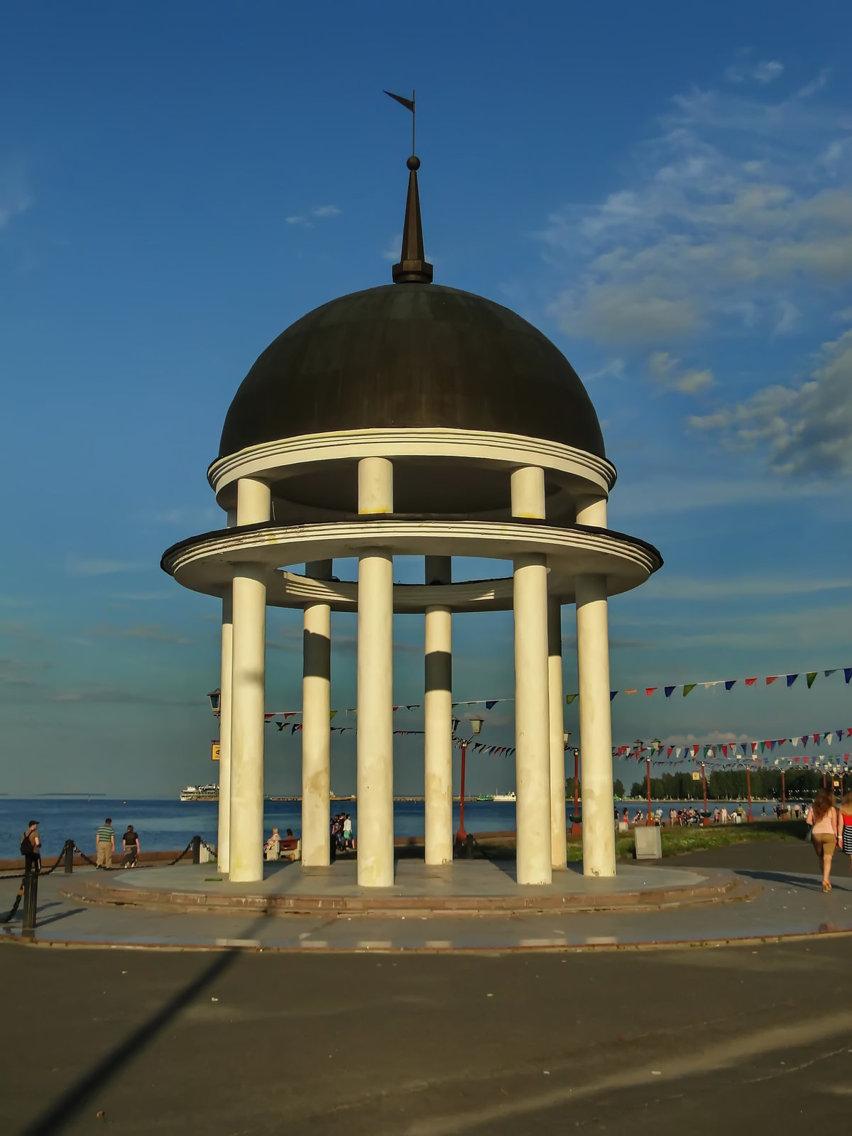 ротонда на набережной петрозаводска фото