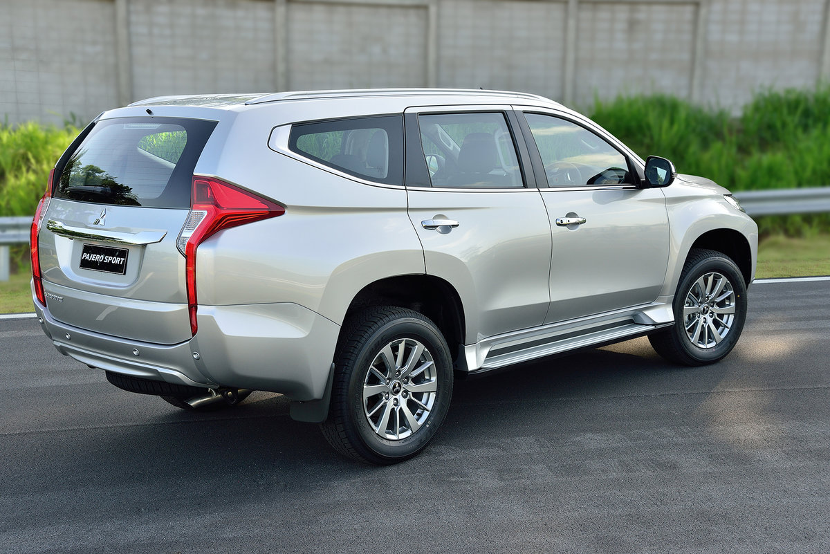mitsubishi pajero sport iii фото