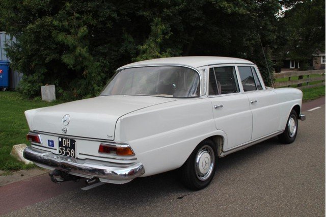 Mercedes-Benz 200-serie - W110 200 D Heckflosse