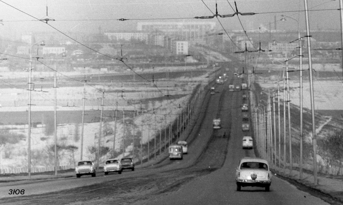 Самому молодому городу-миллионеру мира в 1962 году было всего 70 лет! Новосибирск, Фотография, позже, верхнее, немного, ГПНТБсамое, Новосибирска, коммунального, моста, города, здание, сдана, всего, несколько, Источник, миллионеру, когда, эксплуатацию, годуЭтот, построен