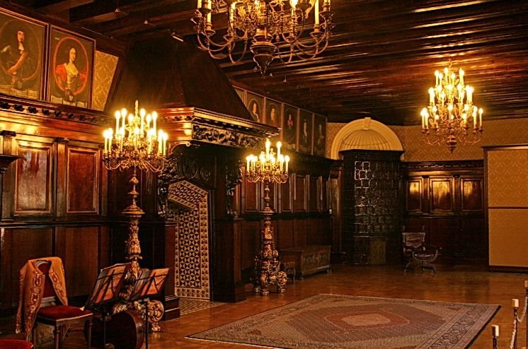 залы замка радзивиллов несвиж фото