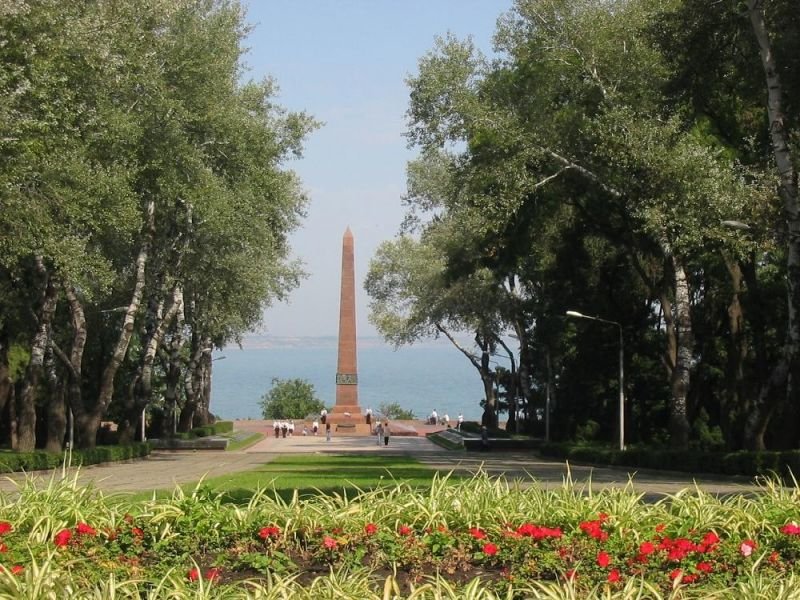 памятник неизвестному матросу в одессе фото