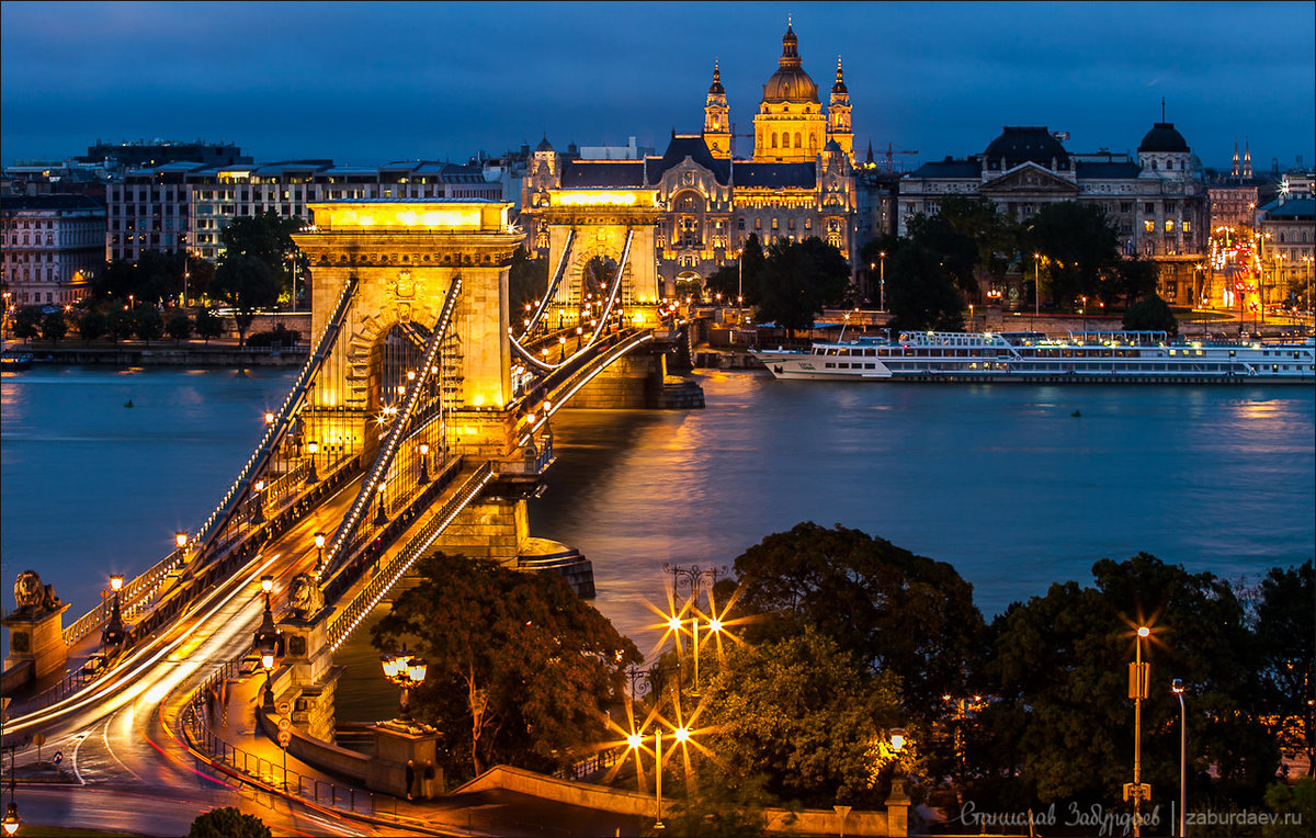 Будапешт
#budapest #danube #europe #hungary #архитектура #буда #будапешт #венгрия #вечер #вода #город #дунай #европа #закат #июнь #красота #лето #мост #мосты #ночь #огни #пейзаж #пешт #подсветка #река