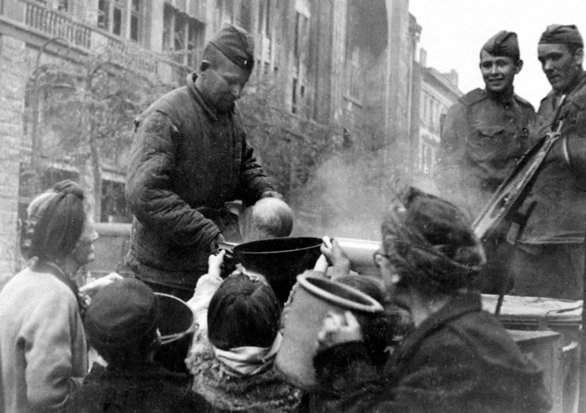 полевая кухня в берлине 1945 фото