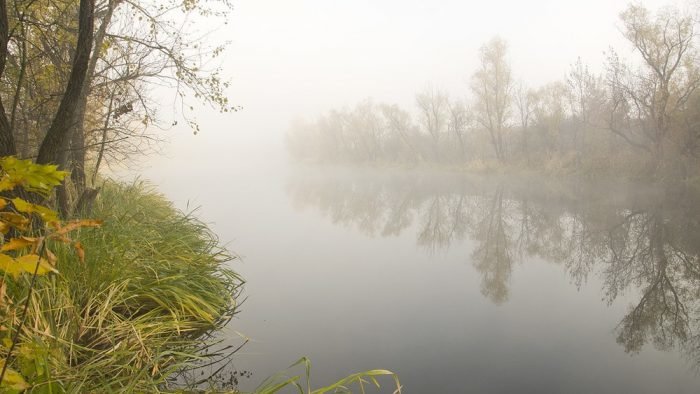 туман над рекой осень фото