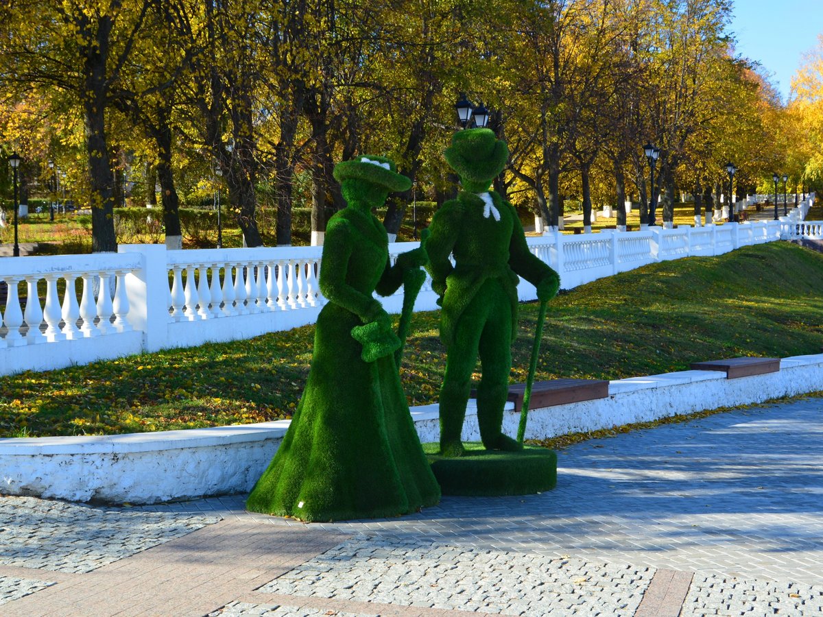 зеленые фигуры в чебоксарах фото