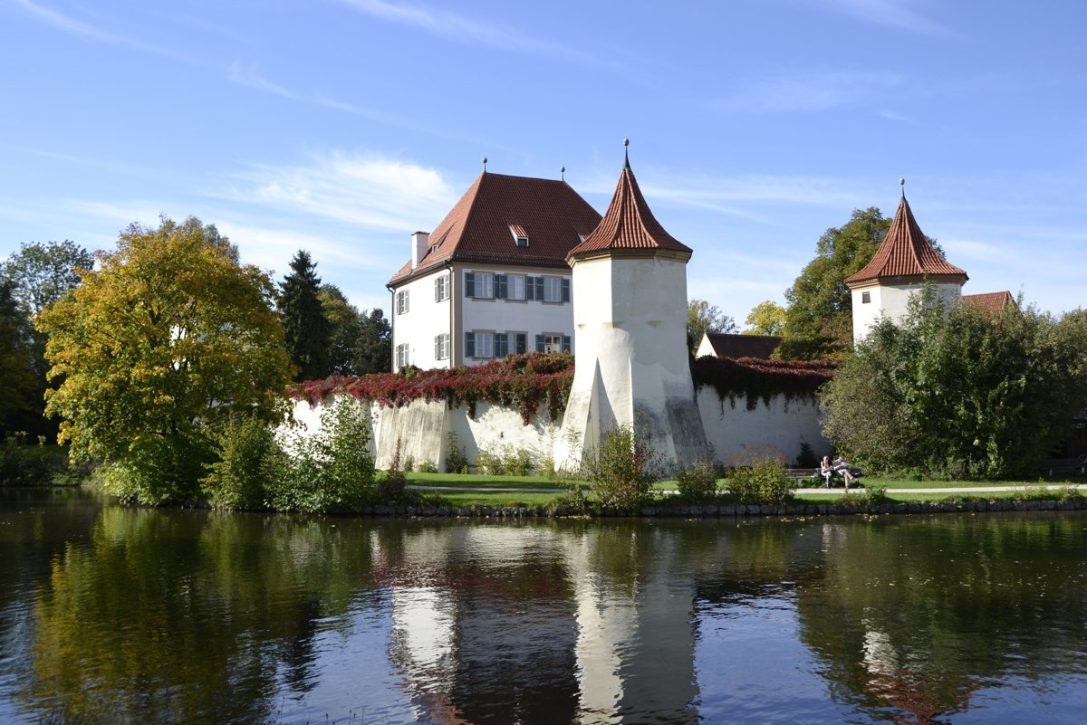 замок блютенбург мюнхен фото