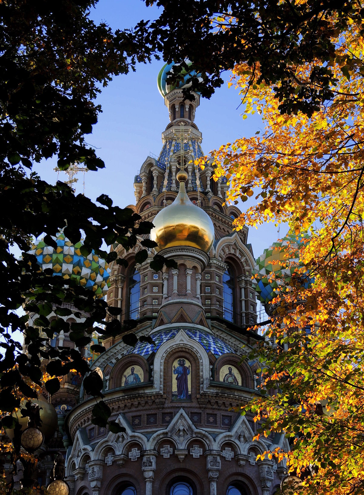 спас на крови осенью фото
