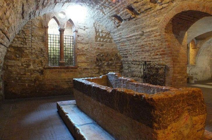 верона гробница джульетты фото