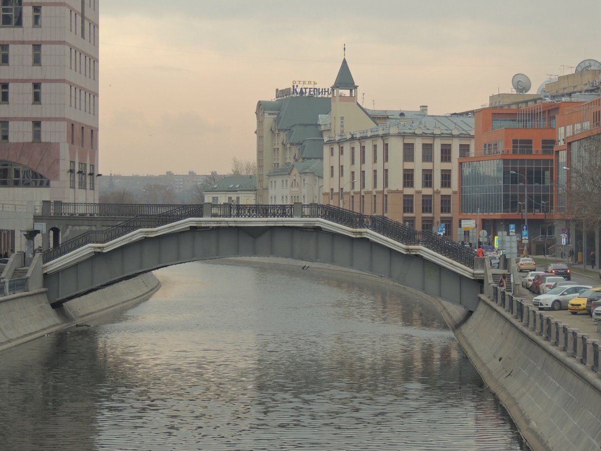 1 шлюзовой мост москвы фото