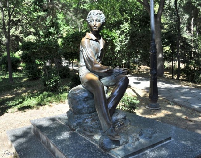 гурзуфский парк памятники фото
