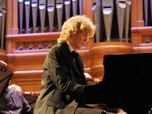 Пианист - Иван Бессонов