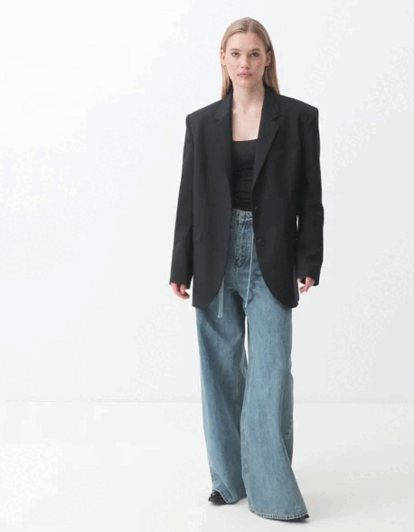 Вечный деним: какие джинсы стоит купить в 2025 году