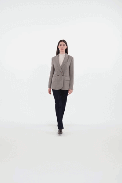 Как выглядеть уместно в офисе и ярко — после работы