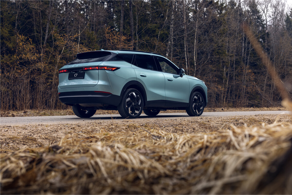 OMODA C7: кроссовер, который выделяется в потоке